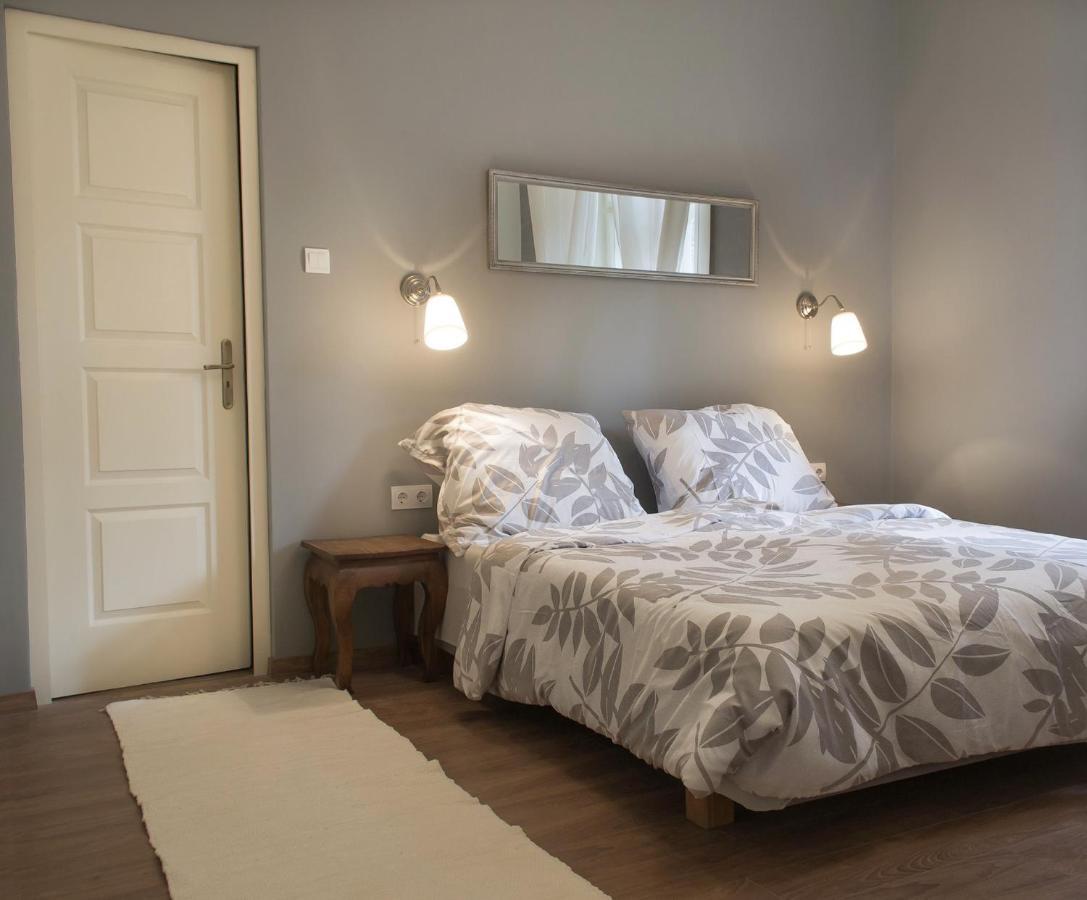 Adorable, Cosy Apartment At The Heroes' Square Budapest Exterior foto