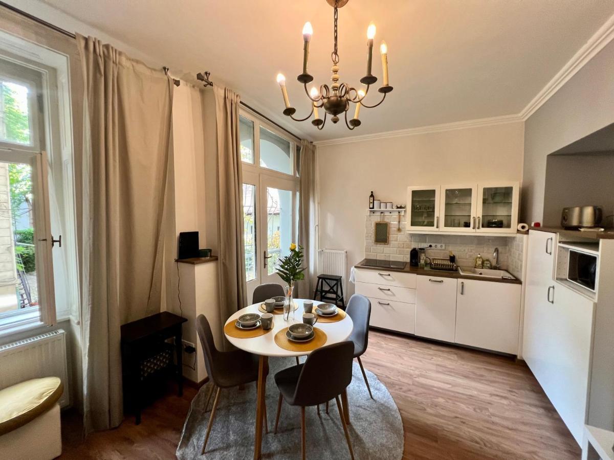 Adorable, Cosy Apartment At The Heroes' Square Budapest Exterior foto